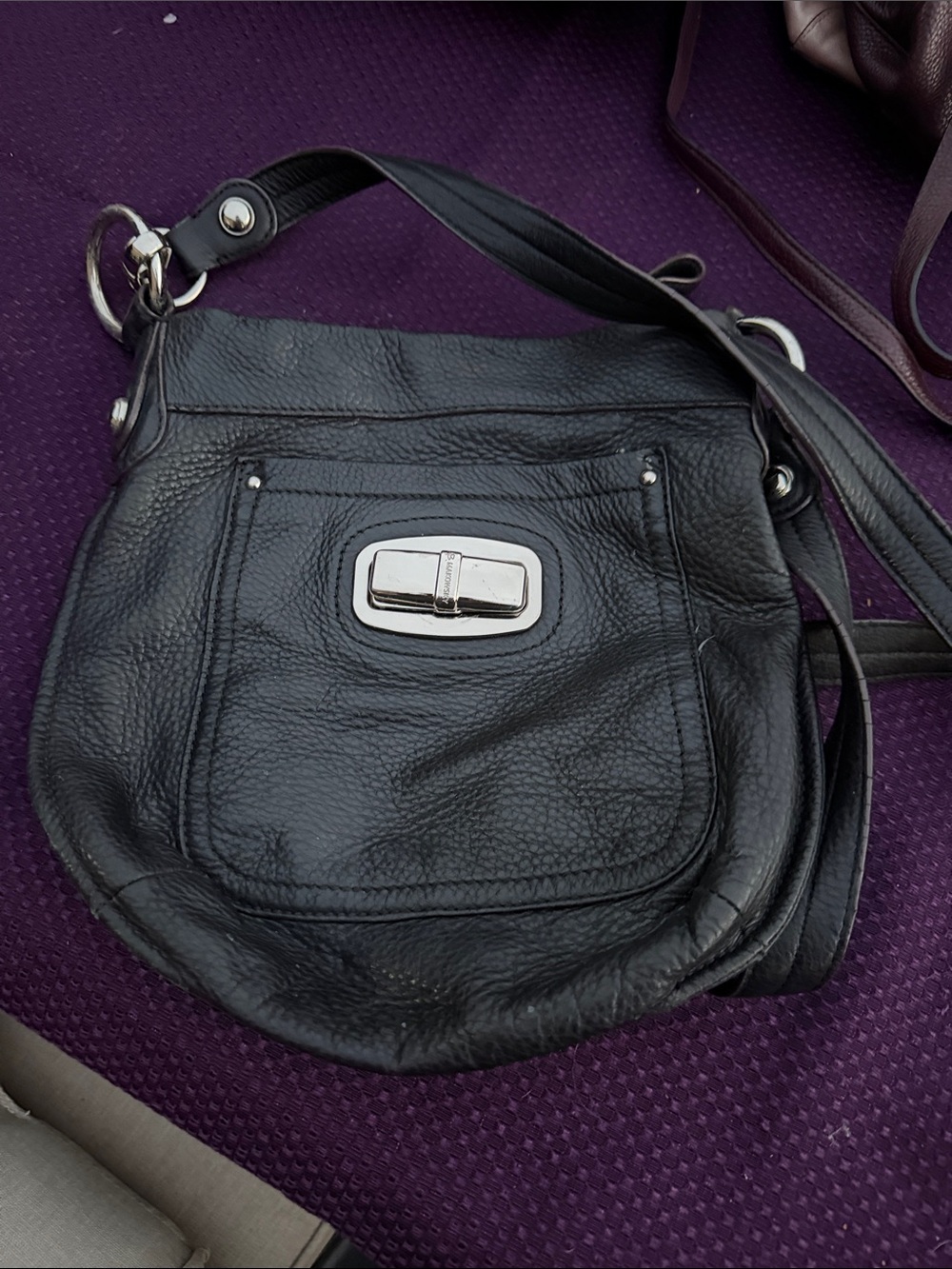 Black Leather Crossbody Shoulder Bag with Silver Turn-LockB majowsky with wallet